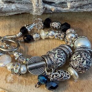 Elegant Silver and Black Beaded Bracelet